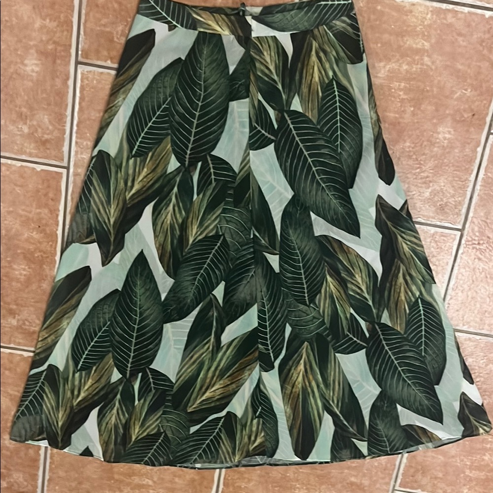 Luxxel Green Leaf Print Midi Skirt